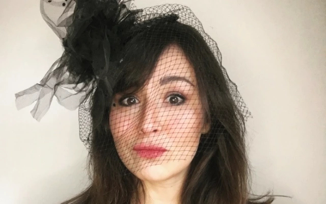 Lady Malumat-Tuba Ulu-Stand Up