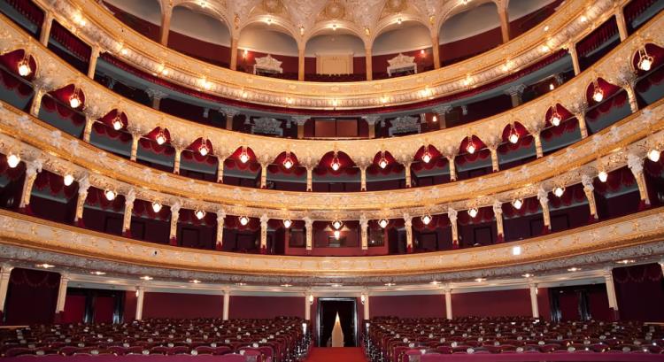 Mayıs Ayı Tiyatroları