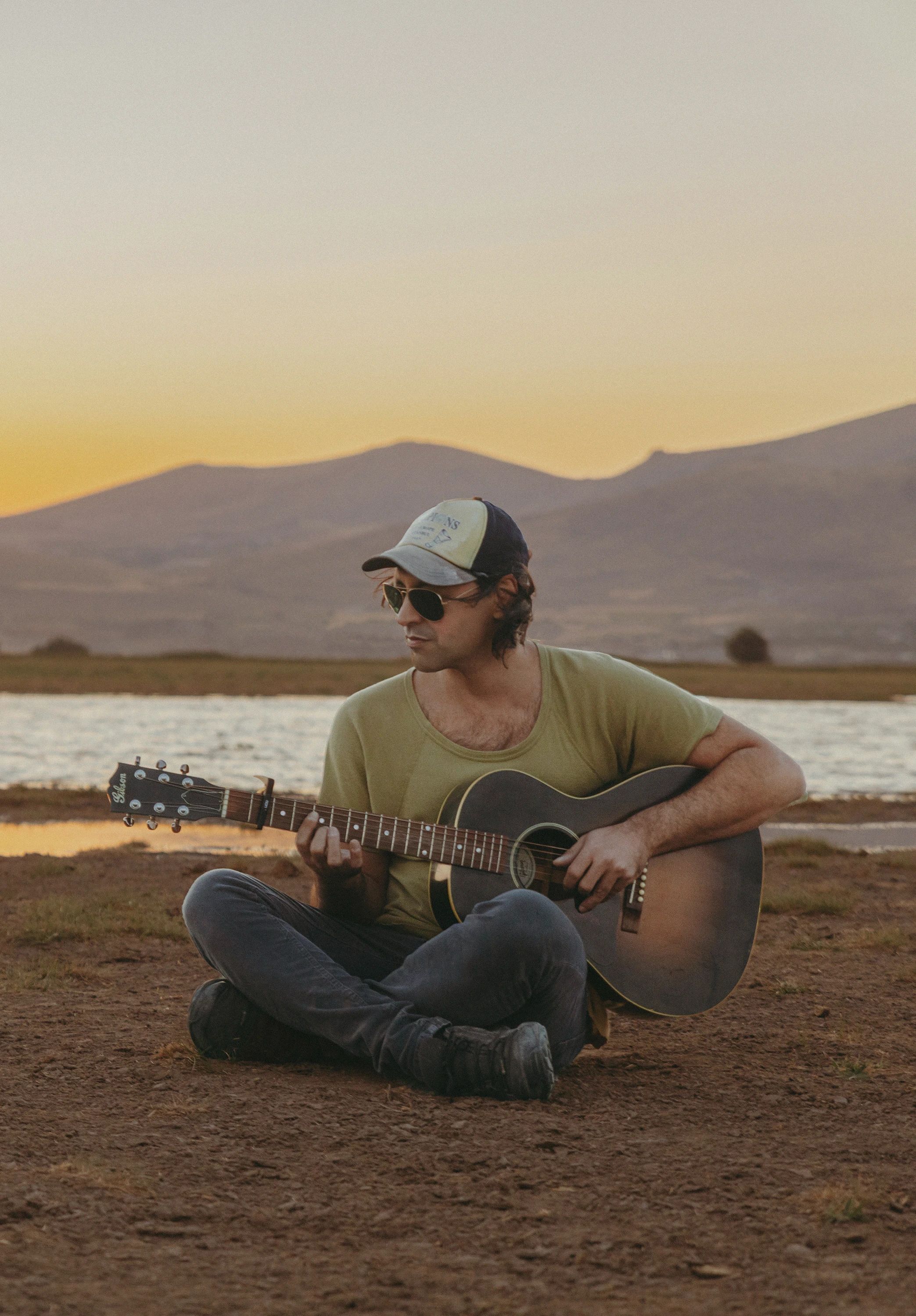 %100 Akustik: Kaan Tangöze Konseri