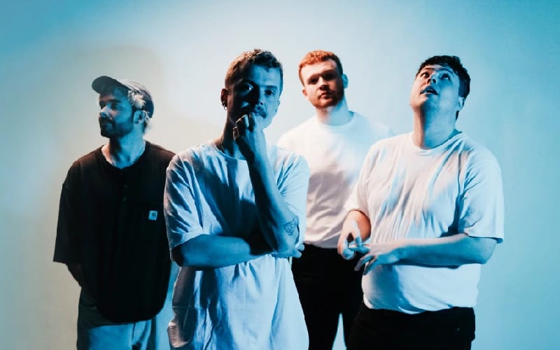 %100 Müzik Sunar: Bdrmm, Öncesi: Eriç