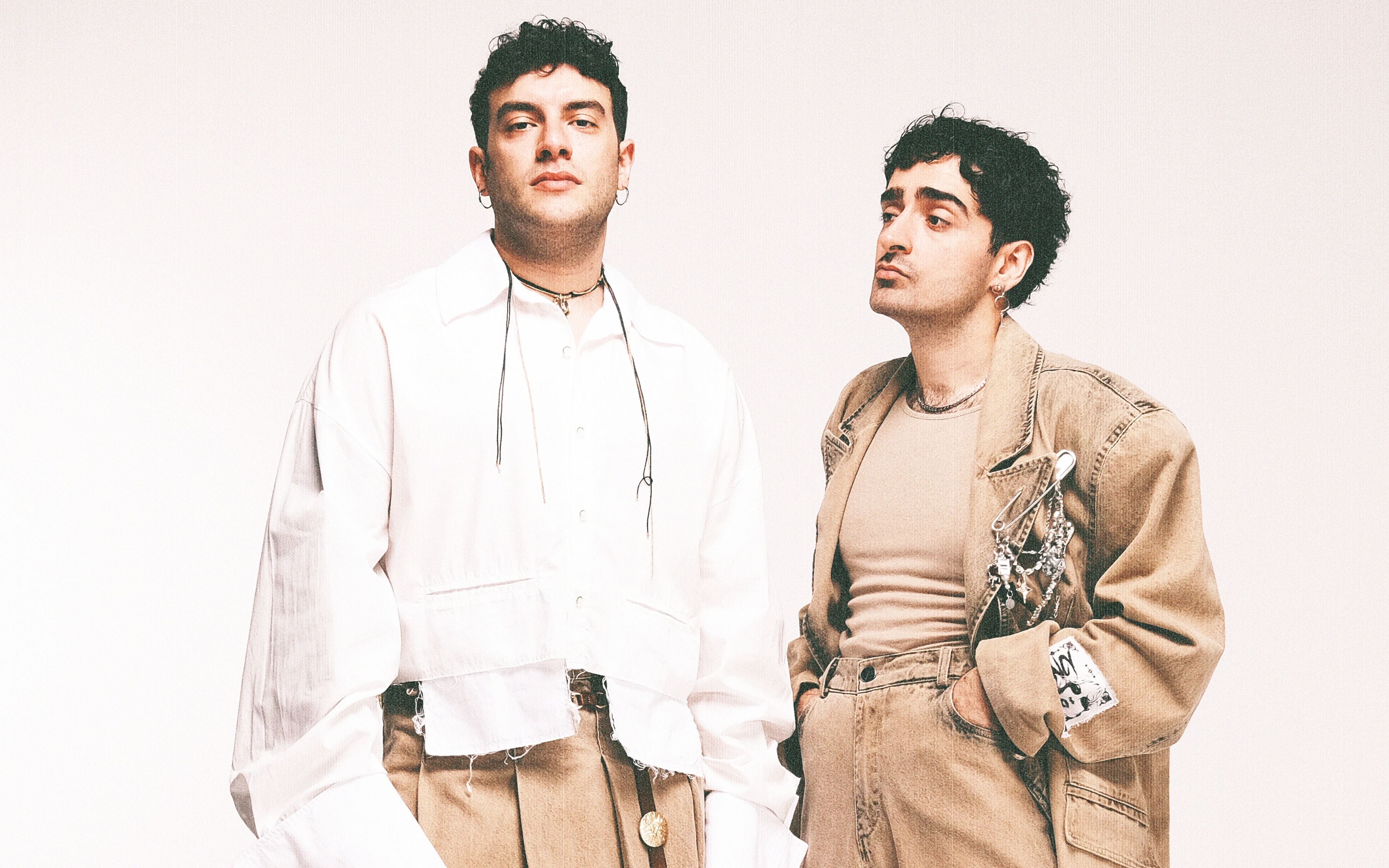 Dolu Kadehi Ters Tut 