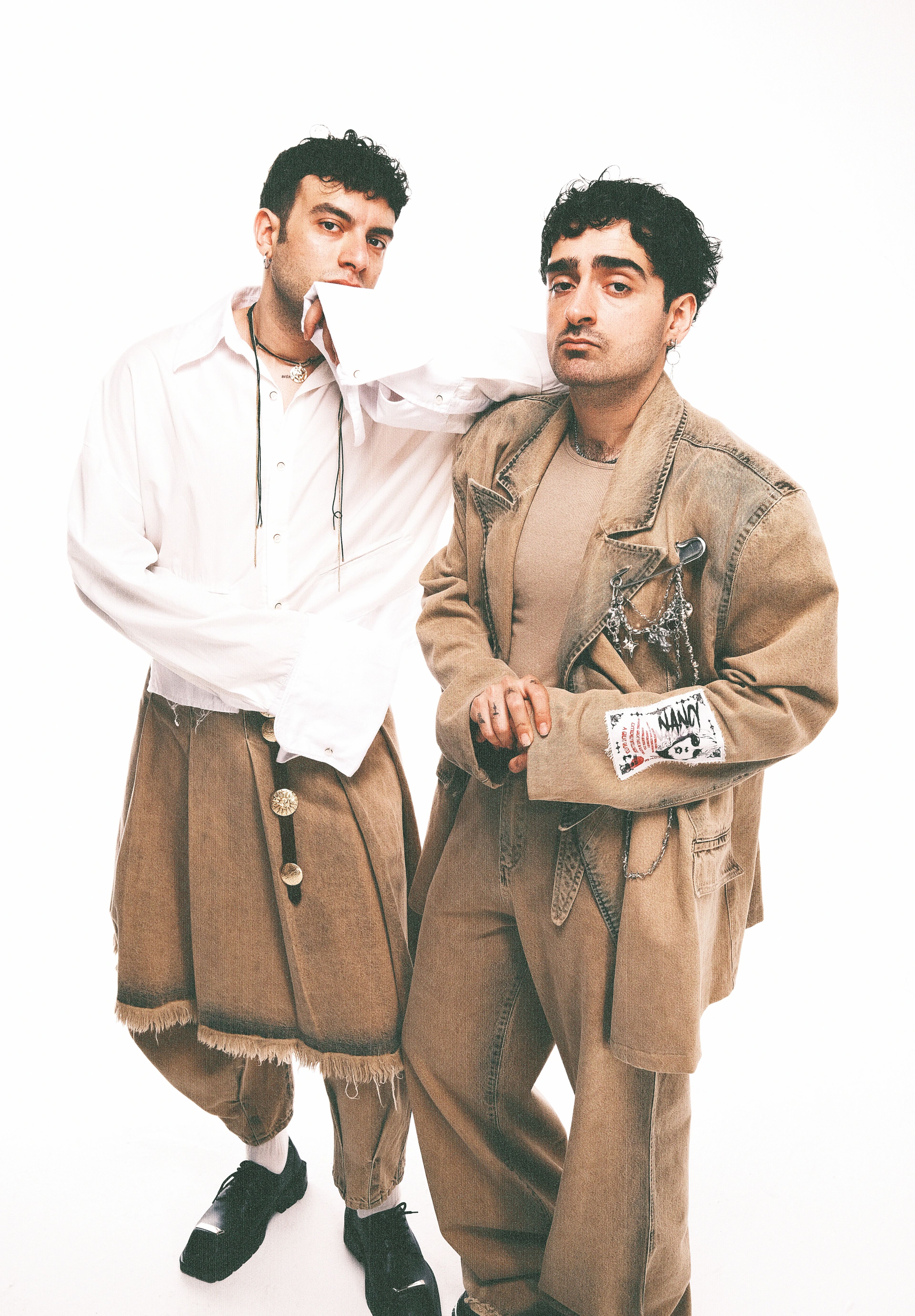 Dolu Kadehi Ters Tut 