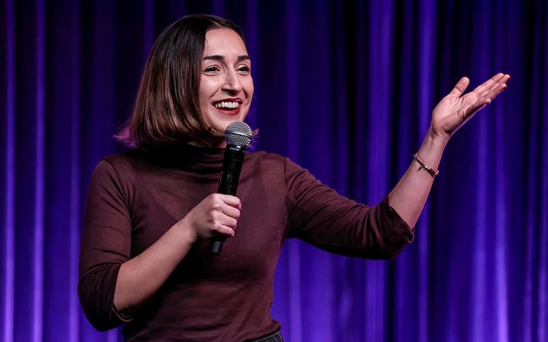 Özge Özel - Stand Up