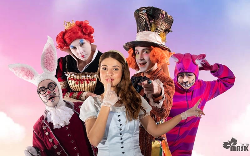 Alis Harikalar Diyarında Müzikli Danslı Çocuk Oyunu