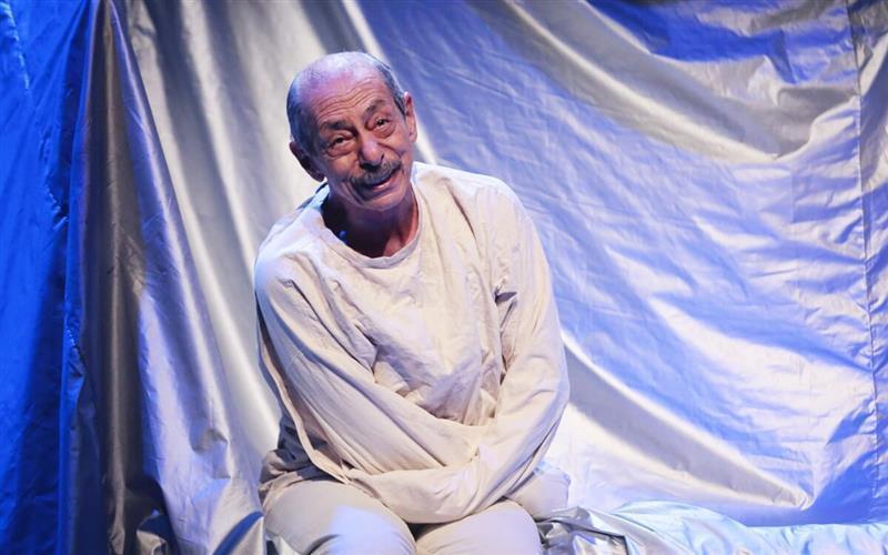 Bir Delinin Hatıra Defteri - Genco Erkal