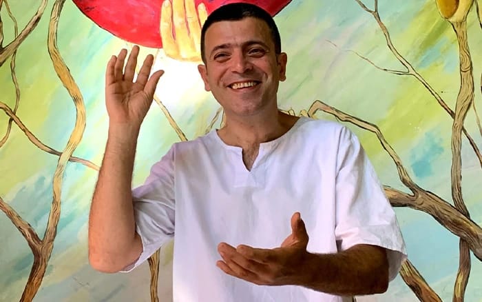 Bir Mimdir İki Mimdir