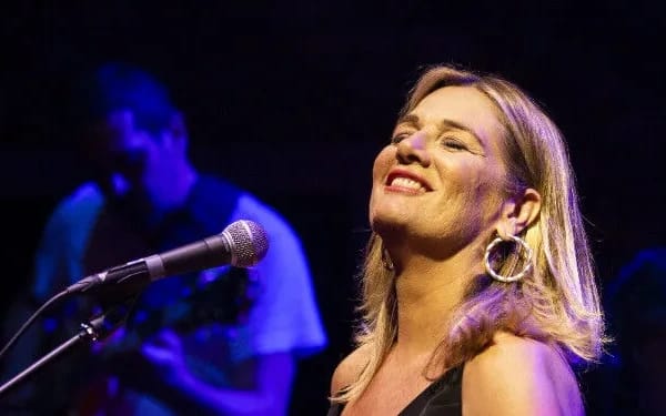 %100 Akustik: Birsen Tezer