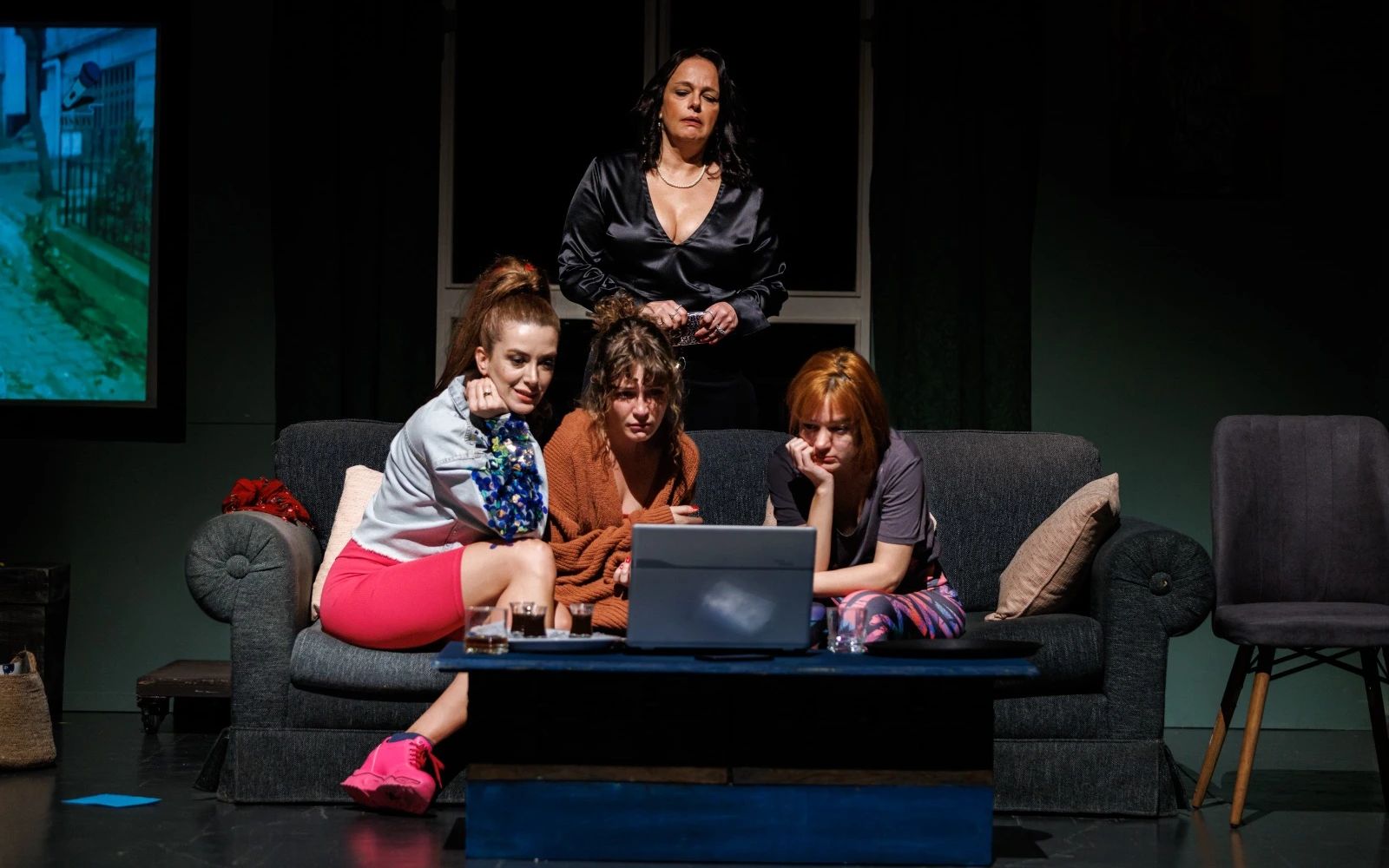 Bütün Kadınların Kafası Karışıktır Oyunu