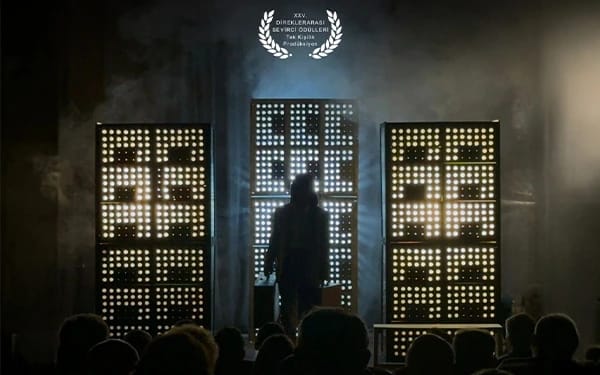 Çavdar Tarlasında Çocuklar ”Mış” Tiyatro Oyunu