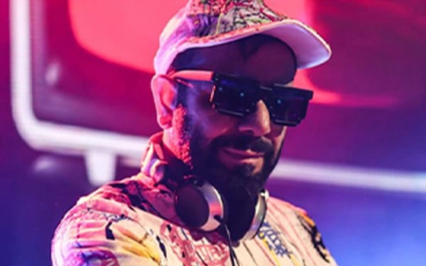 Dj Hakan Küfündür ile 90'lar & 2000'ler Türkçe Pop White Party