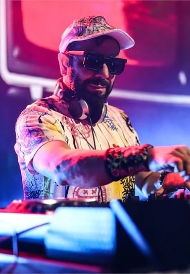 Dj Hakan Küfündür ile Yılbaşı Özel Partisi