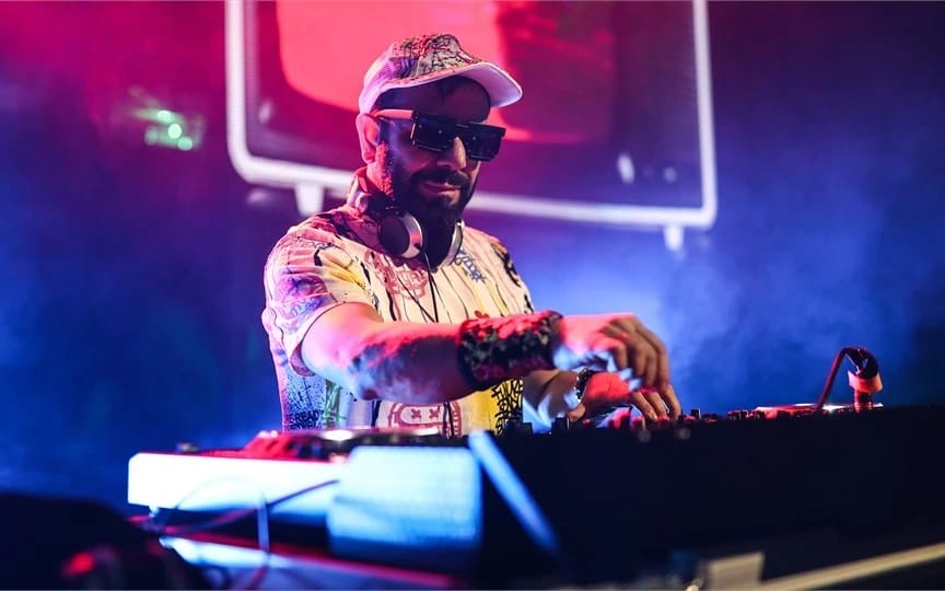 Dj Hakan Küfündür ile Yılbaşı Özel Partisi