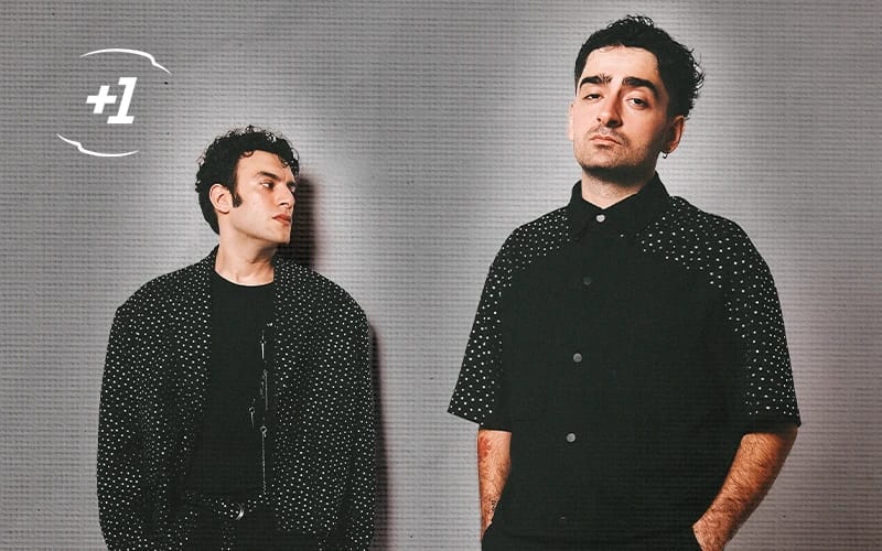 Dolu Kadehi Ters Tut