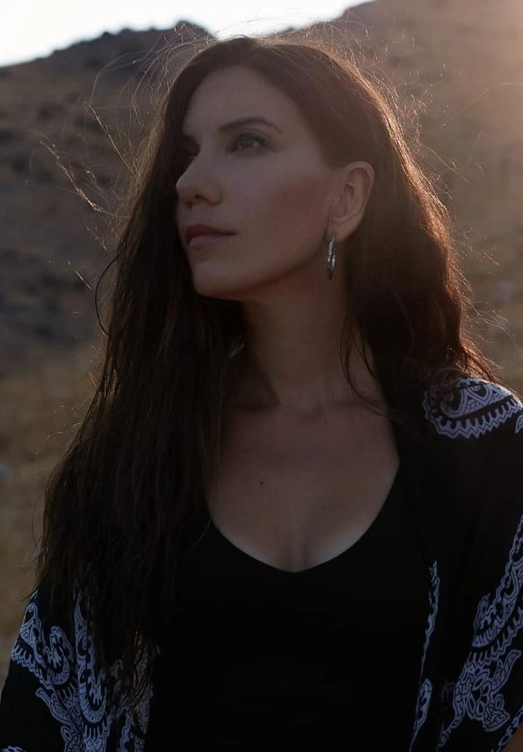 Ecem Önol ile Türkçe Pop Partisi