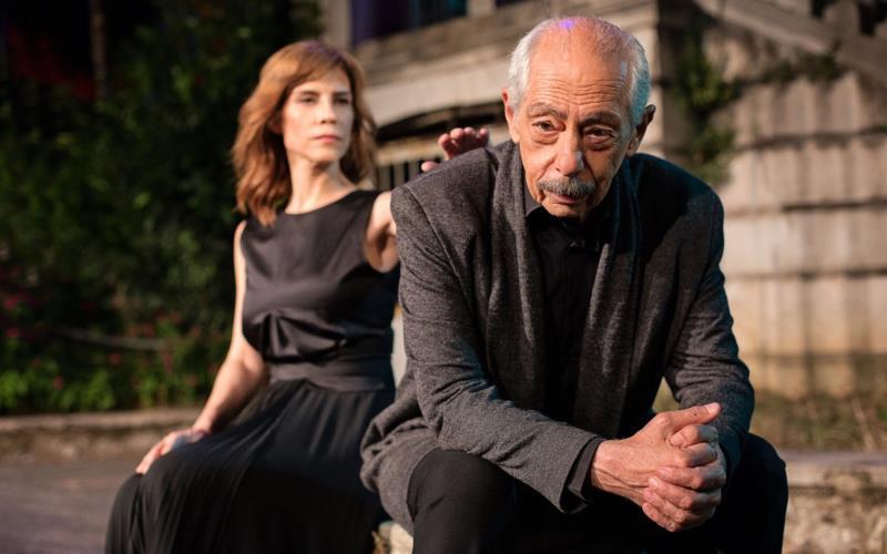 Genco Erkal ile Yaşamaya Dair