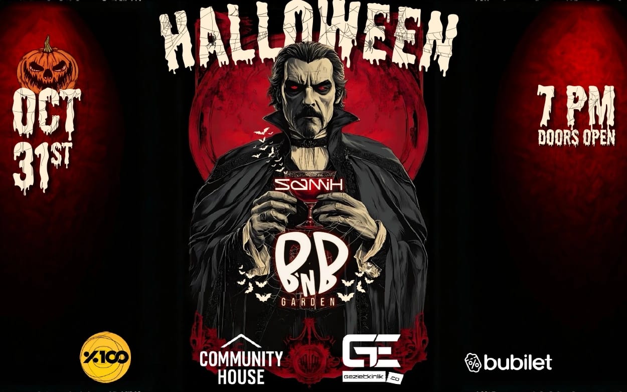 HALLOWEEN NIGHT BNB GARDEN