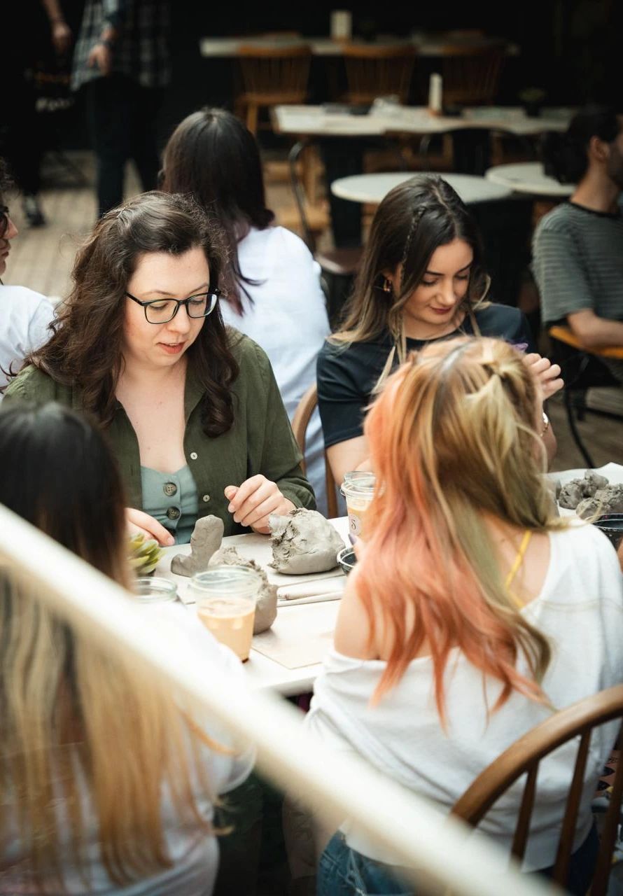 Mekanda Sanat Var | İzmir: Heykel ve Resim Workshopları