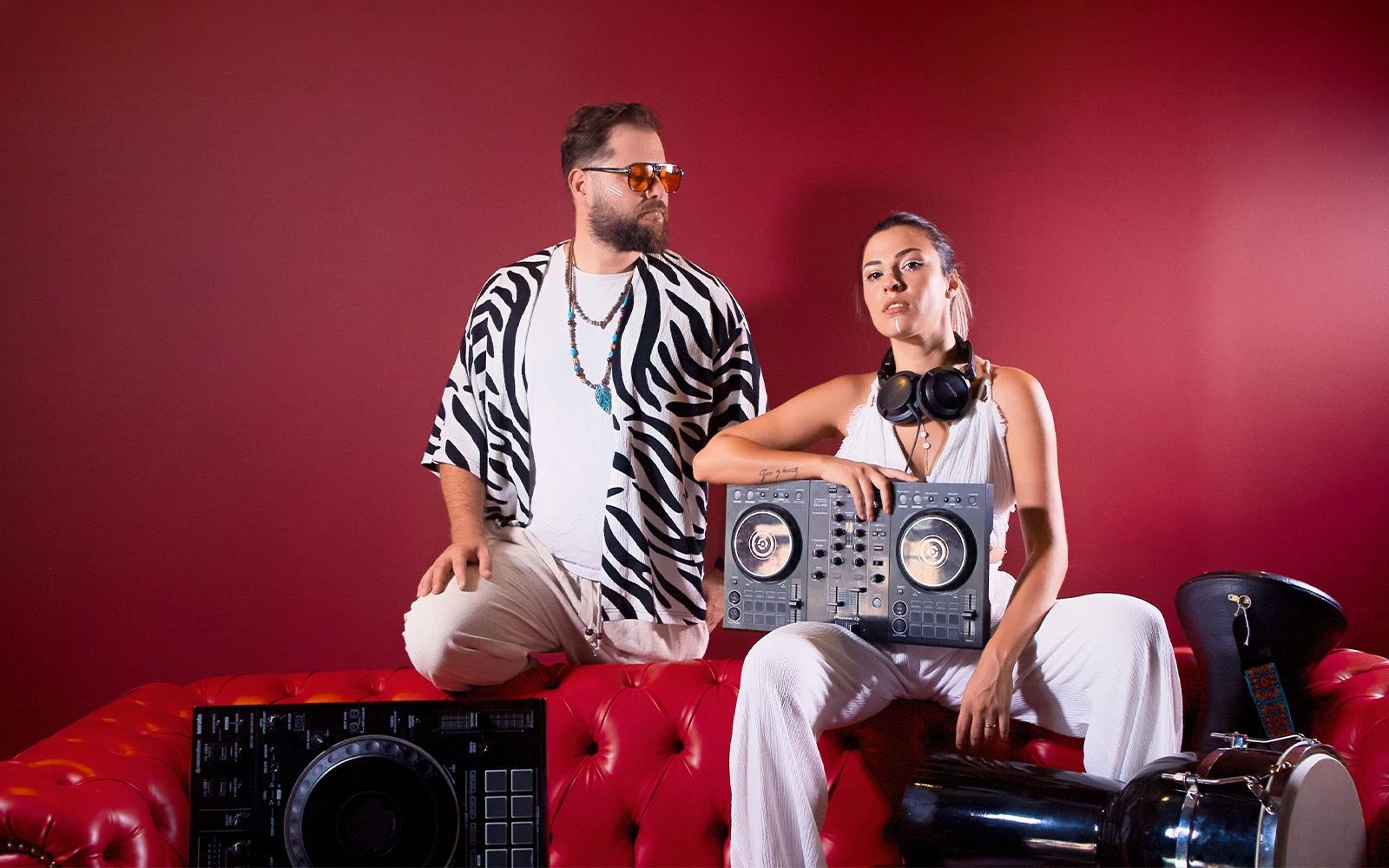 Mister and Missus: Her Telden Doksanlar