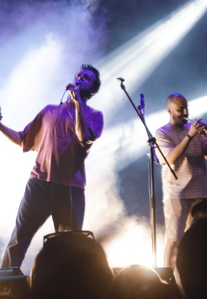 %100 Müzik Sunar: No Land