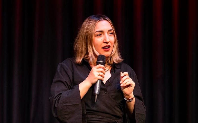 Özge Özel ‘Yeni Doküman’ poster