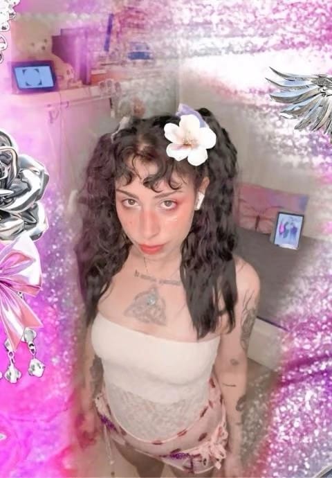 Trapkiziiii Yalnızlar Partisi