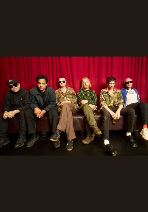 %100 Müzik Sunar: Warmduscher, Öncesi: Congulus