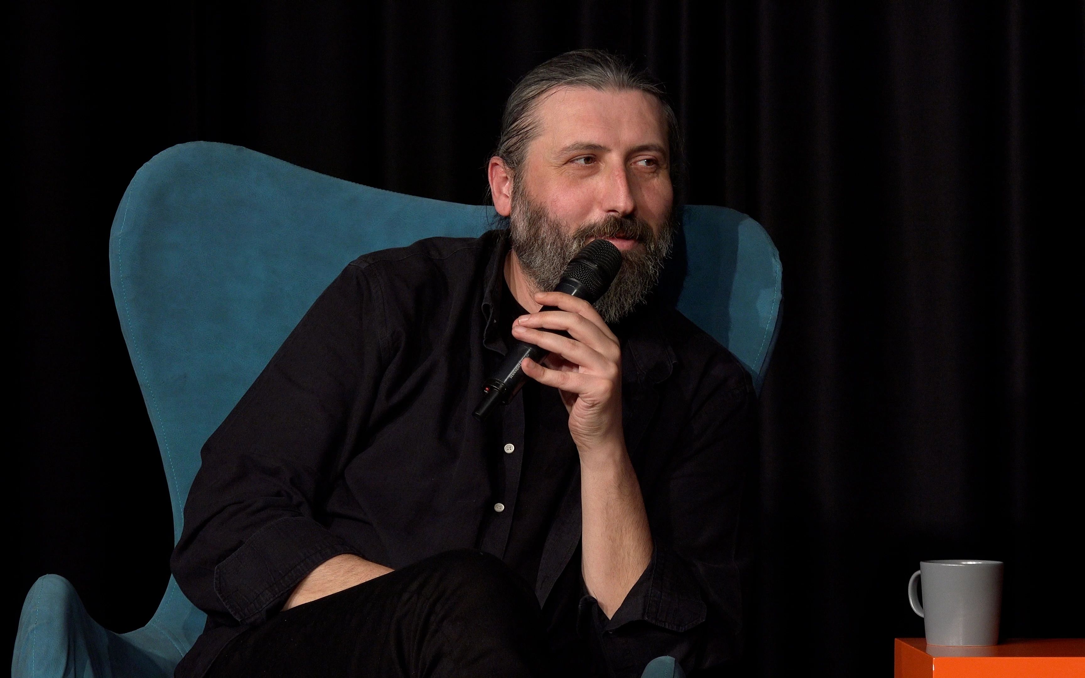 Yalnızım Mesut Bey