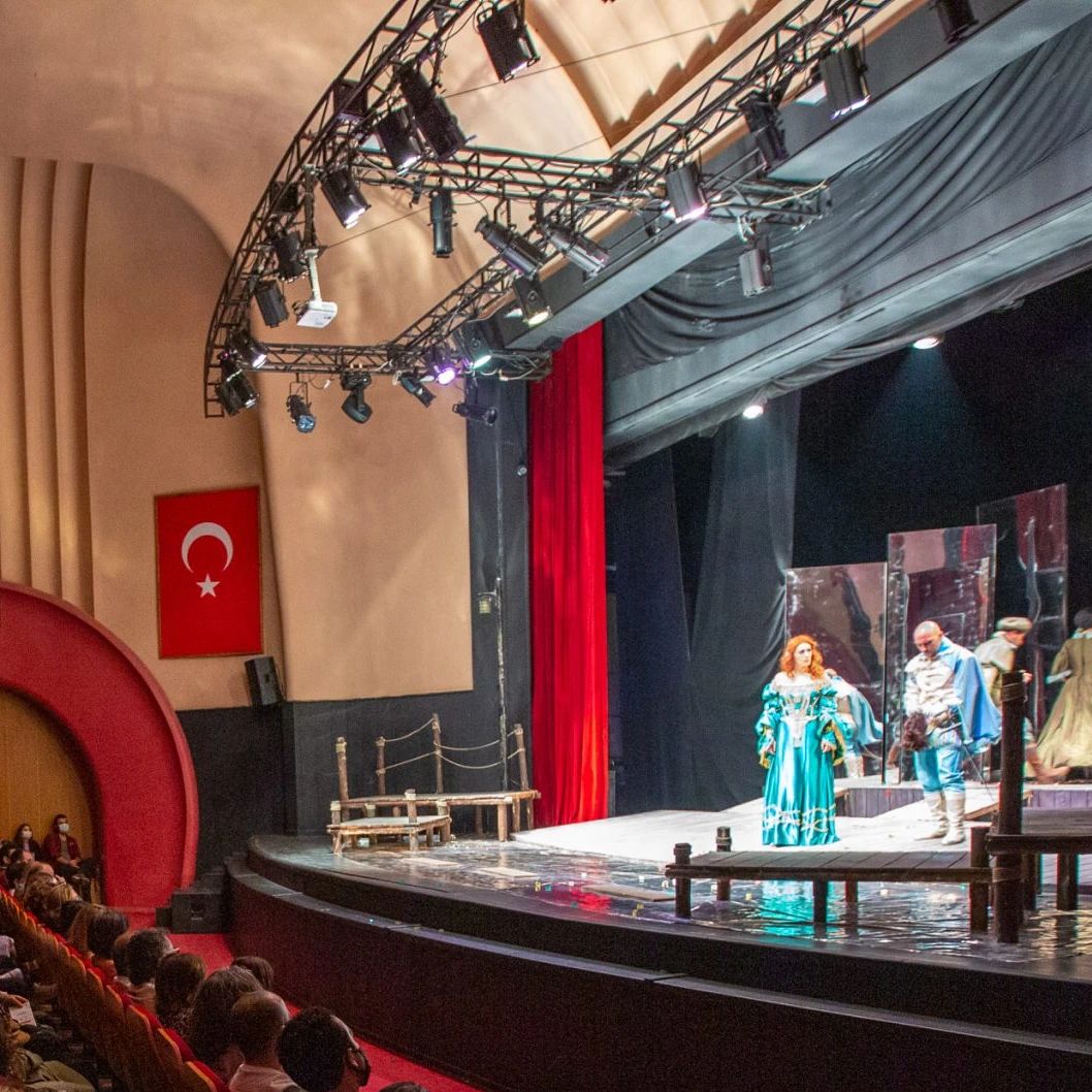 Adana Büyükşehir Belediyesi Tiyatro Salonu mekan logosu