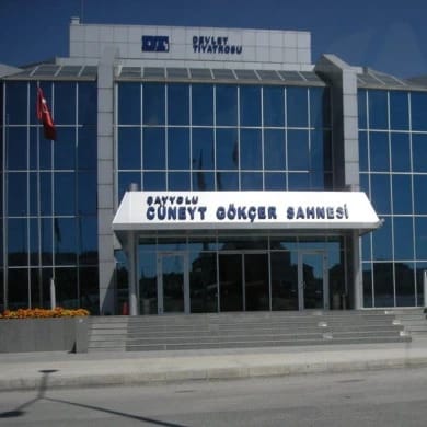 Ankara Çayyolu Cüneyt Gökçer Sahnesi görseli