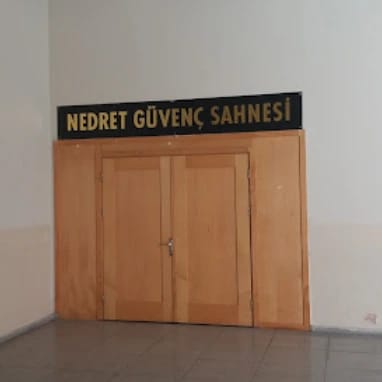 Bornova Nedret Güvenç Sahnesi mekan logosu