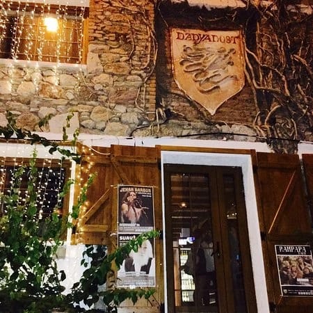 Dadya Dostane Kültür Sanat Evi mekan logosu