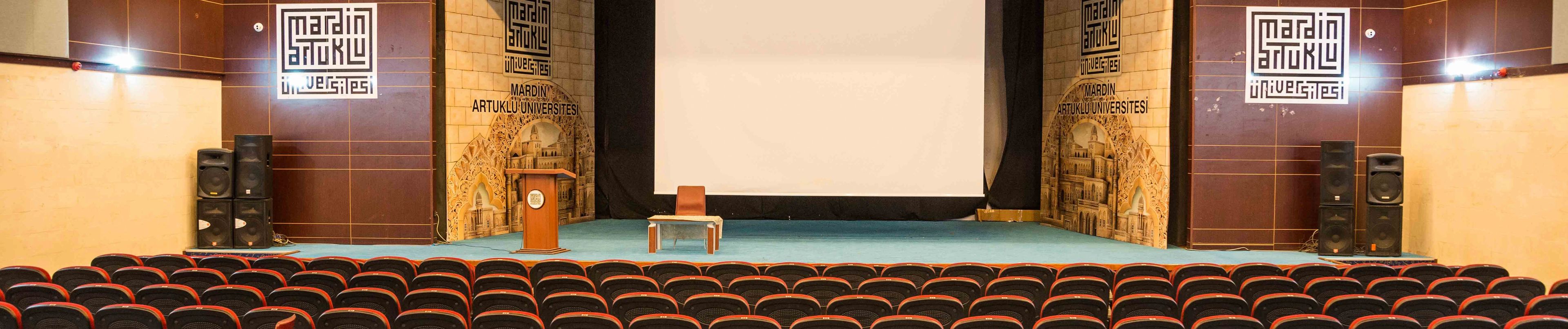 Mardin Artuklu Üniversitesi Vali Kılıçlar Salonu