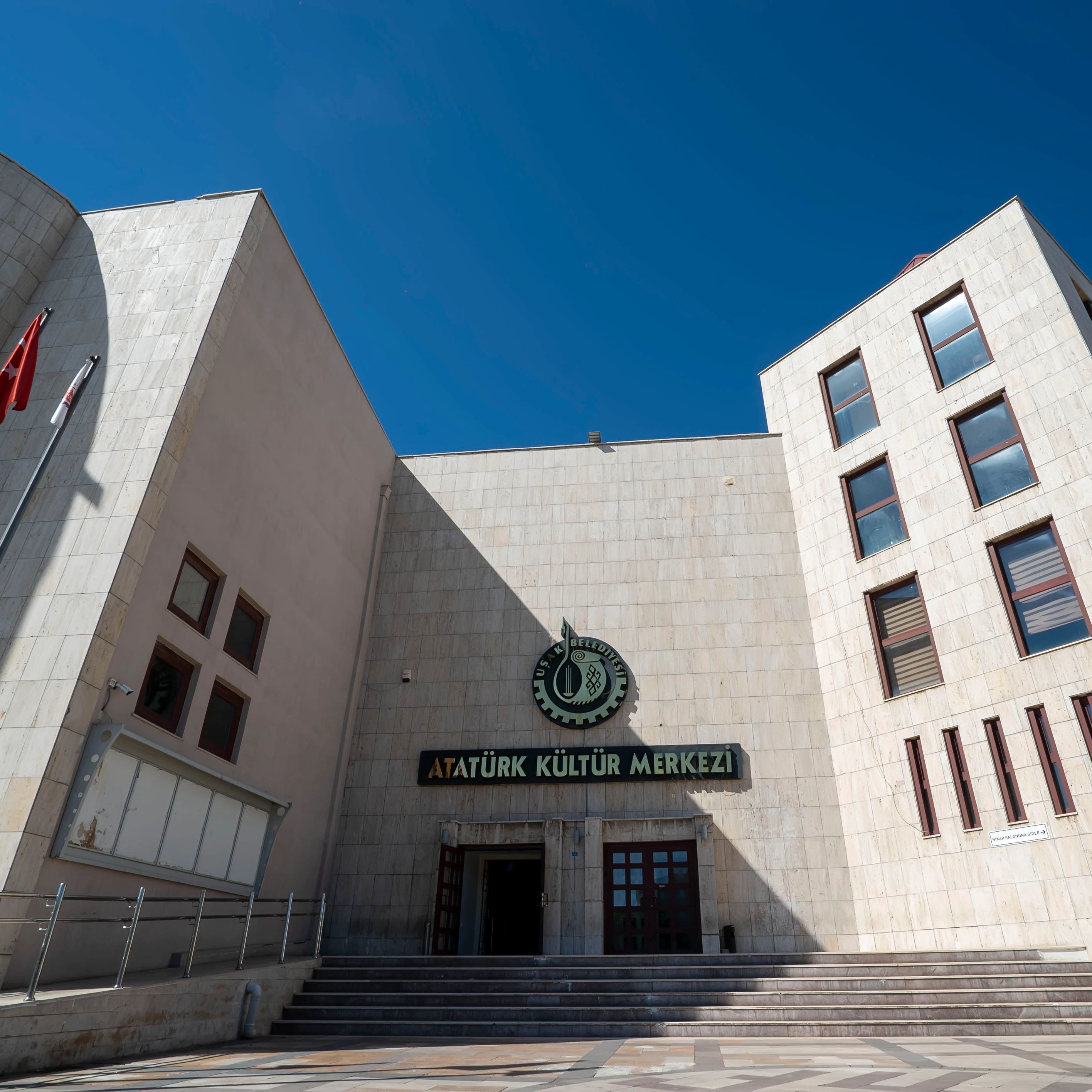 Uşak Belediyesi Atatürk Kültür Merkezi mekan logosu