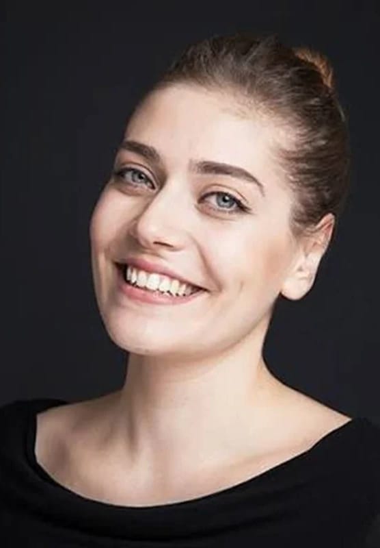 Öznur  Serçeler