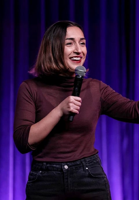 Özge Özel - Stand Up