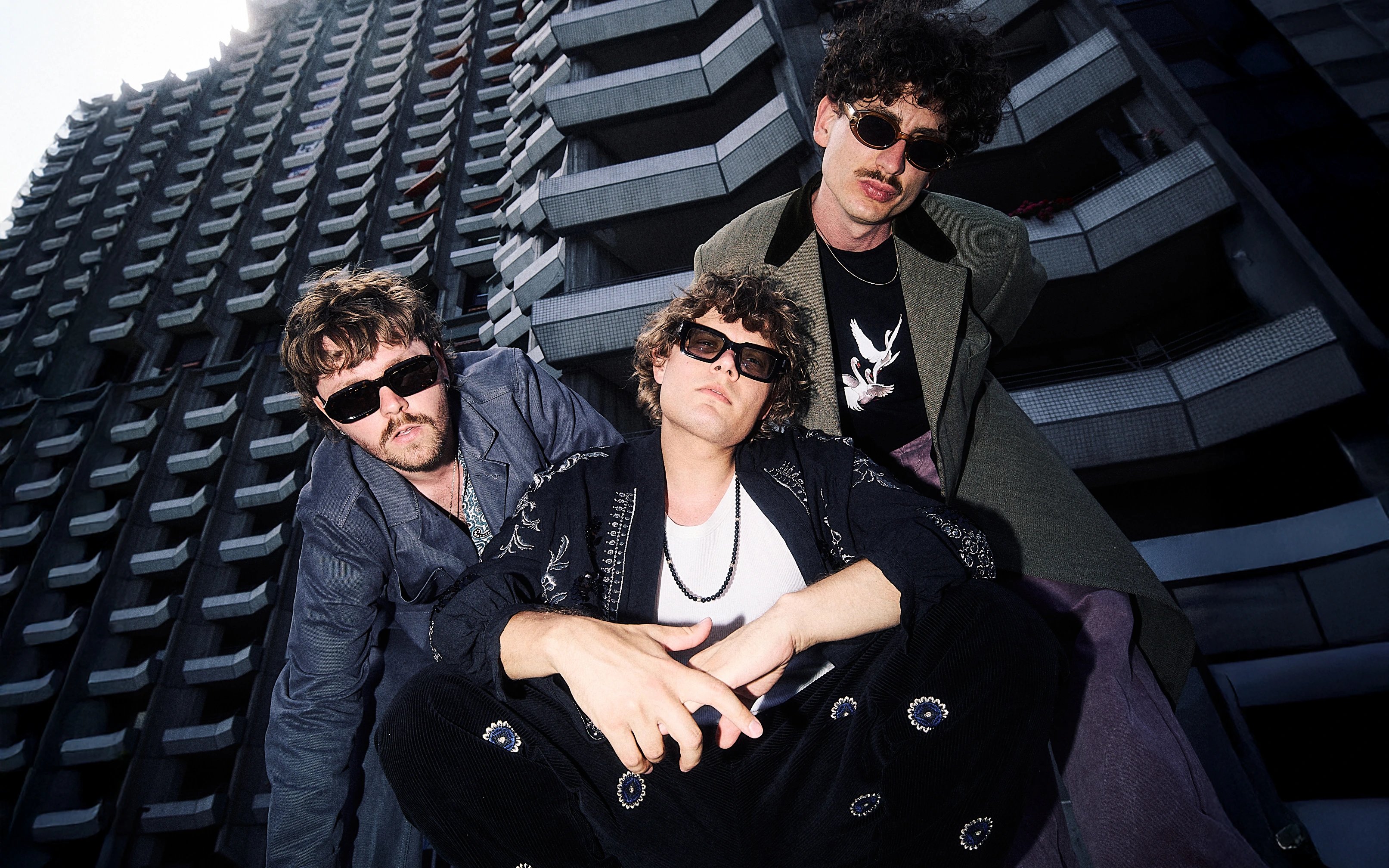 +1 Sunar: ENGIN poster