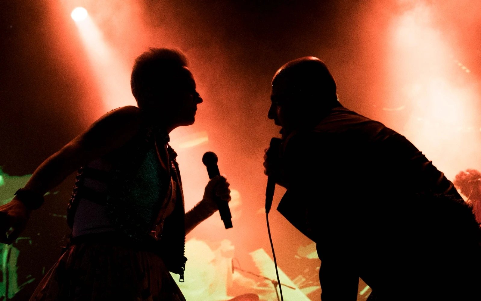 BÜYÜK EV ABLUKADA “Kırdı Dümeni Beyoğlu’na" poster