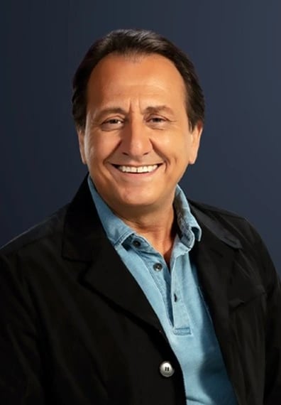 Özgür  Ozan