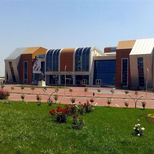 Yenişehir Belediyesi Atatürk Kültür Merkezi Barış Salonu görseli