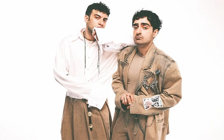 Dolu Kadehi Ters Tut