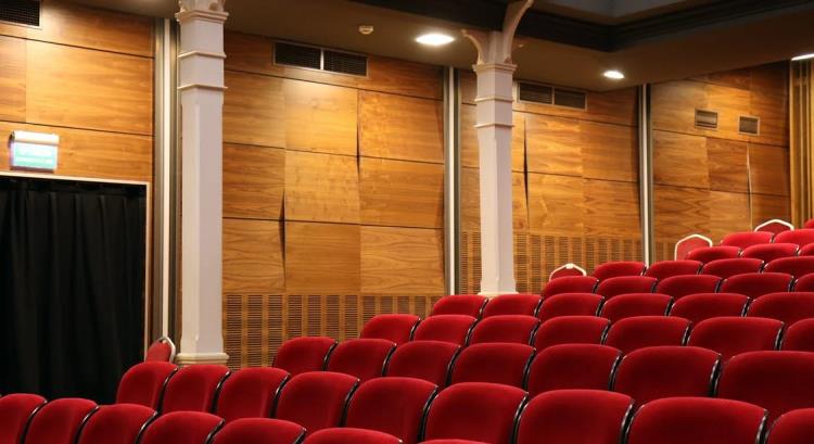 İzmir Tiyatro Oyunları