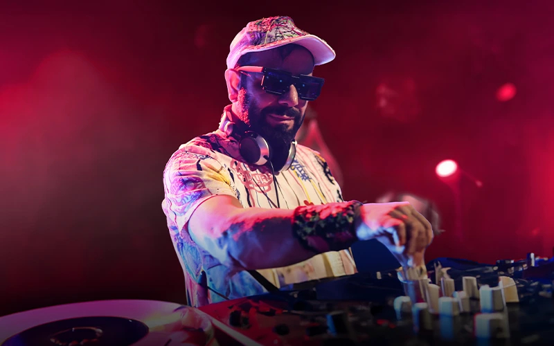 Dj Hakan Küfündür ile 90’lar & 2000’ler Türkçe Pop Parti
