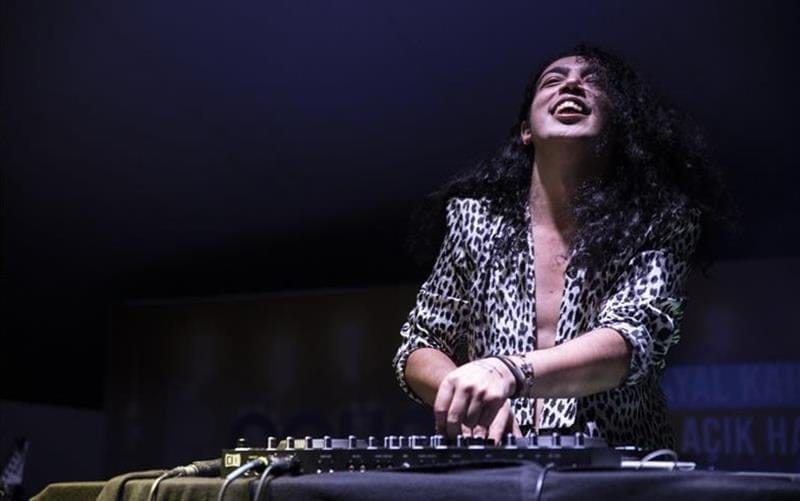 Dj Ali Taş ile 90'lar 2000'ler Türkçe Pop Gecesi