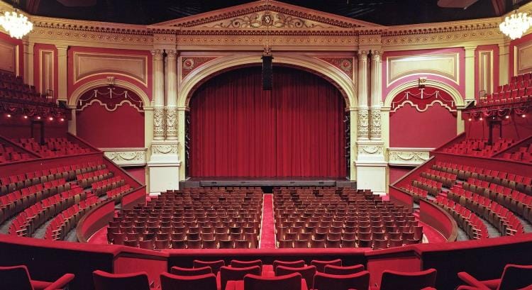 Mayıs Ayı Tiyatro Oyunları