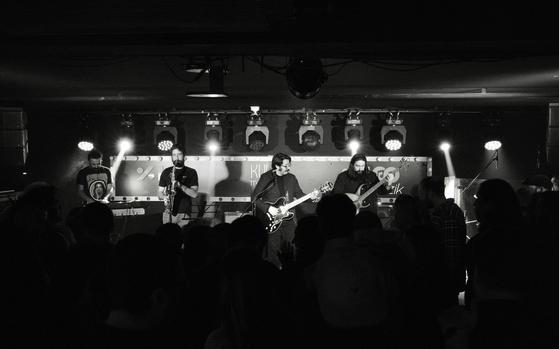 Arubaluba - Camel Tribute Night