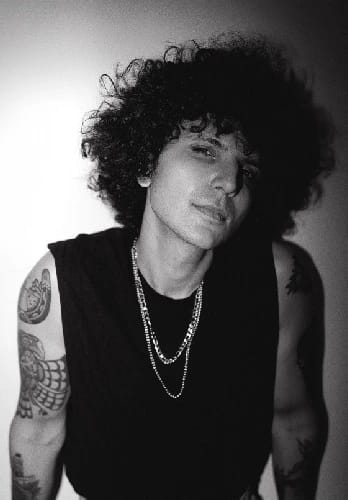 % 100 Müzik Sunar: Batu Akdeniz