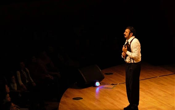 Bir Garip Orhan Veli Oyunu