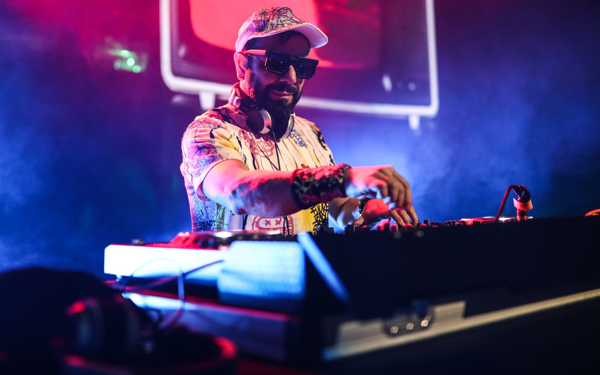 Dj Hakan Küfündür ile 90'lar Türkçe Pop Parti