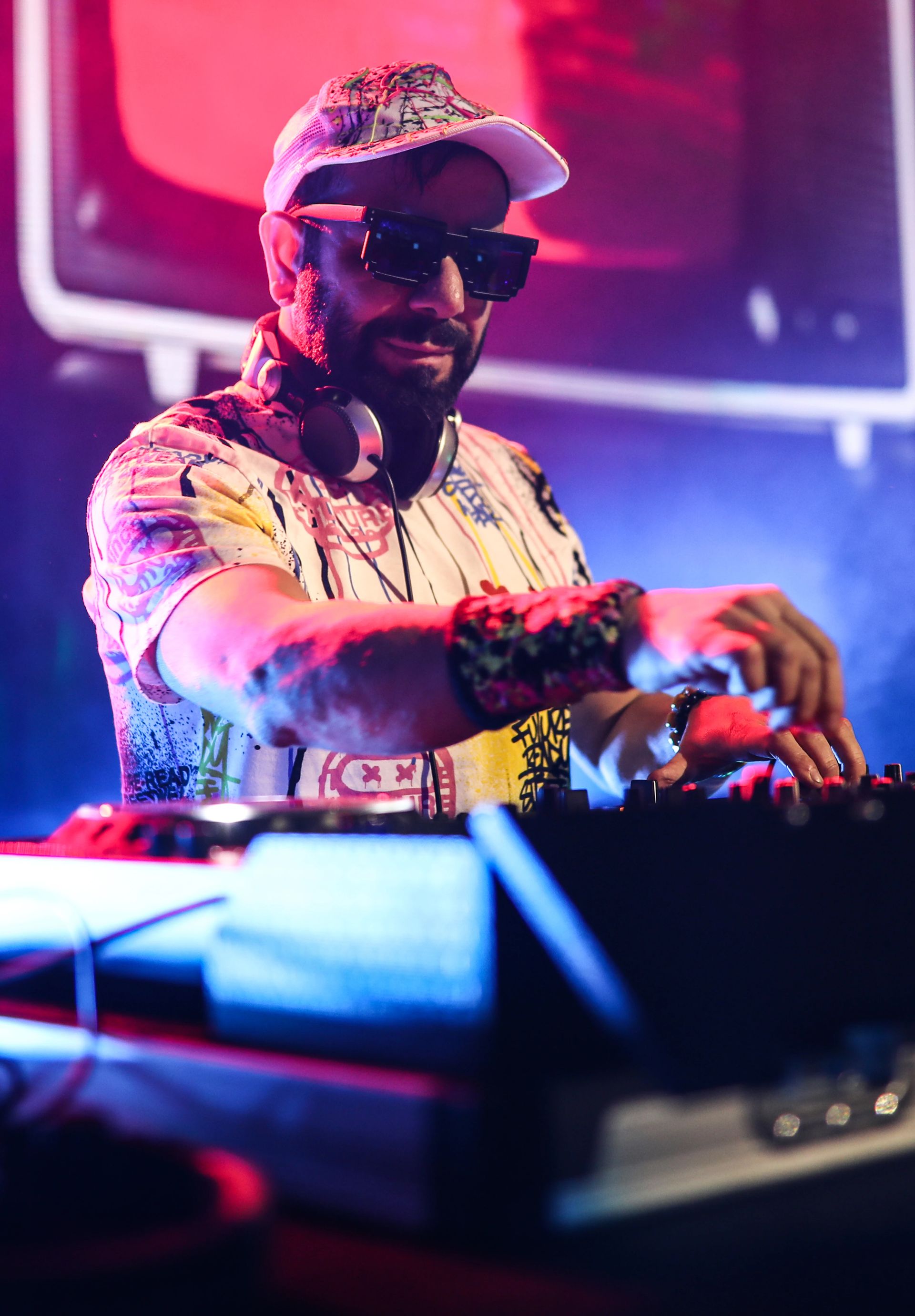 Dj Hakan Küfündür ile 90'lar Türkçe Pop Parti