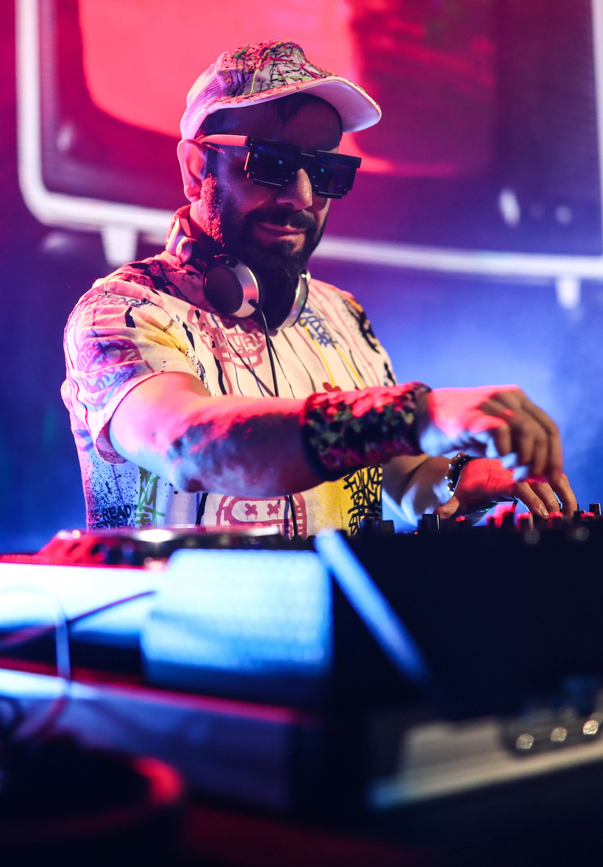 DJ Hakan Küfündür ile 90'lar 2000'ler Türkçe Pop Parti